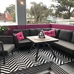 Modern Spacious 3 Bedroom Penthouse In Enmore