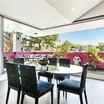 Modern Spacious 3 Bedroom Penthouse In Enmore