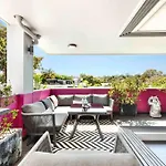 Modern Spacious 3 Bedroom Penthouse In Enmore
