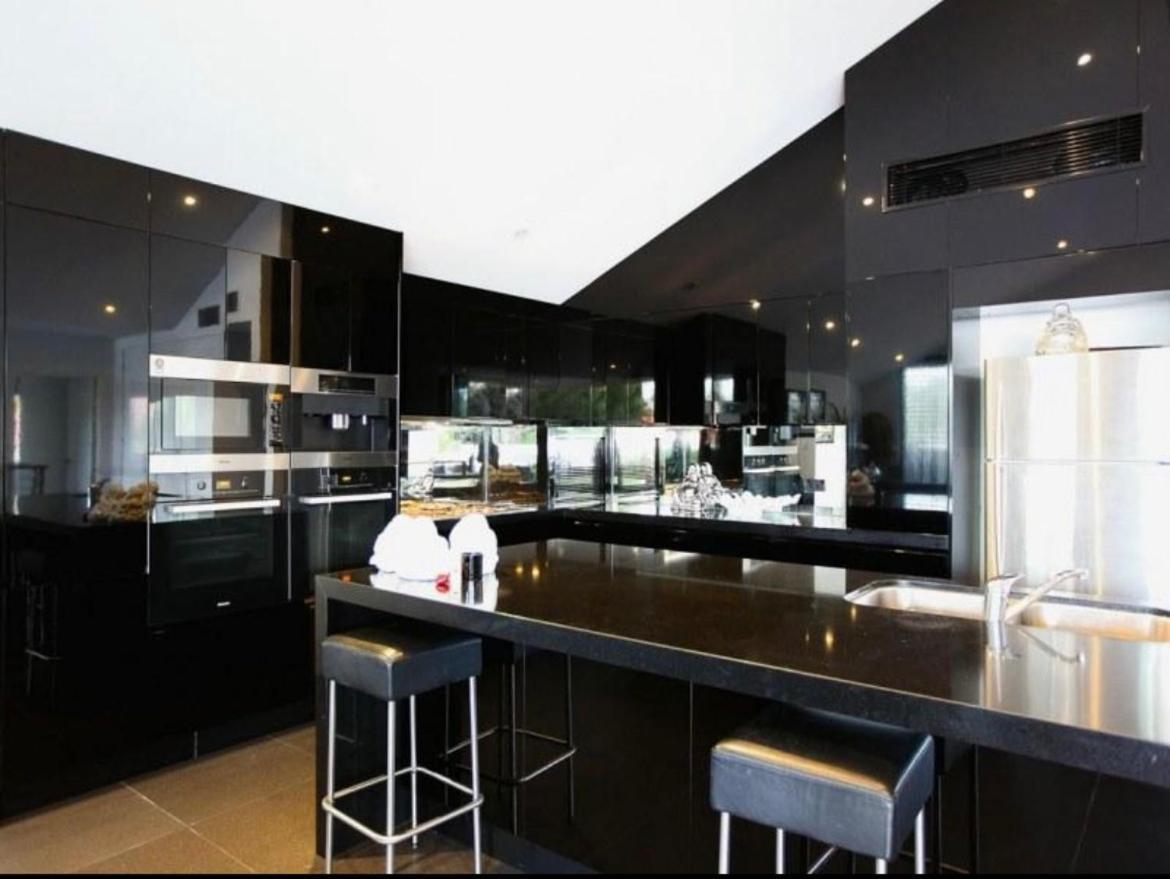 Apartment Modern Spacious 3 Bedroom Penthouse In Enmore Sydney