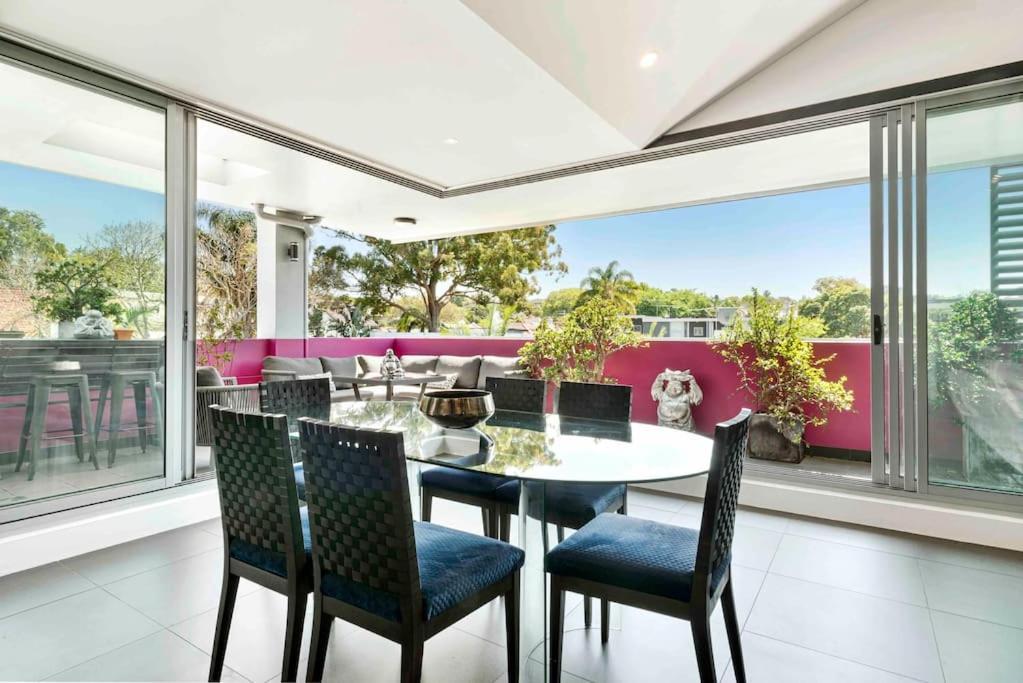 Modern Spacious 3 Bedroom Penthouse In Enmore Apartment *