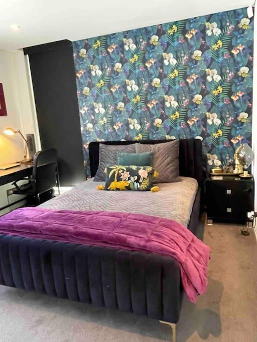 Apartment Modern Spacious 3 Bedroom Penthouse In Enmore *