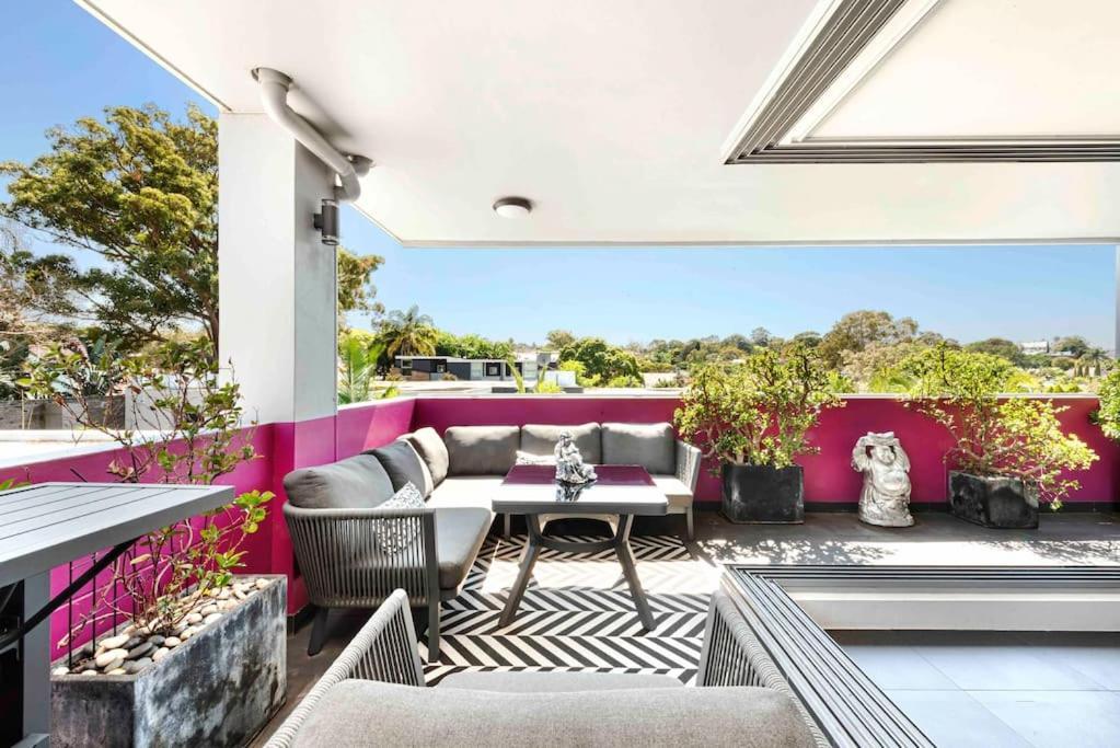 Modern Spacious 3 Bedroom Penthouse In Enmore Sydney